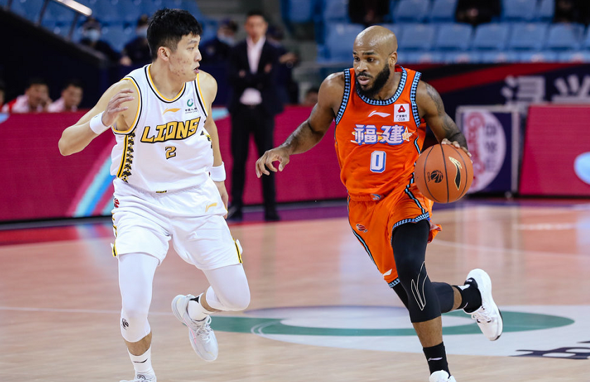 包含胡金秋手感滚烫，带领迈阿密热火大胜北京首钢，赛后一句话霸气侧漏的词条